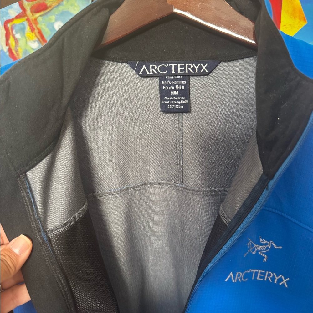 Arc'teryx Black and Blue Outdoor Jacket - Picture 2 of 4